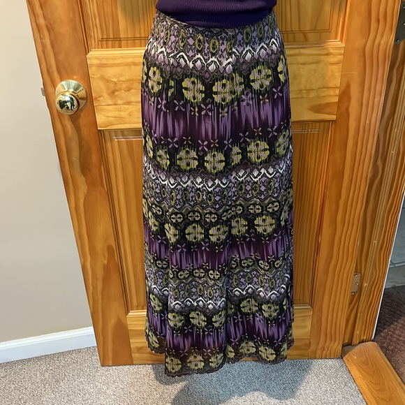 Dressbarn Skirt - Picture 3 of 9